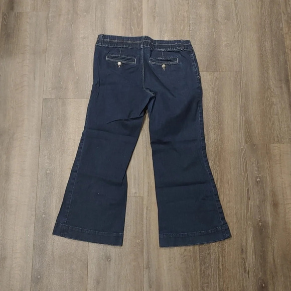 Gap Maternity Crop Jean - Picture 4 of 5